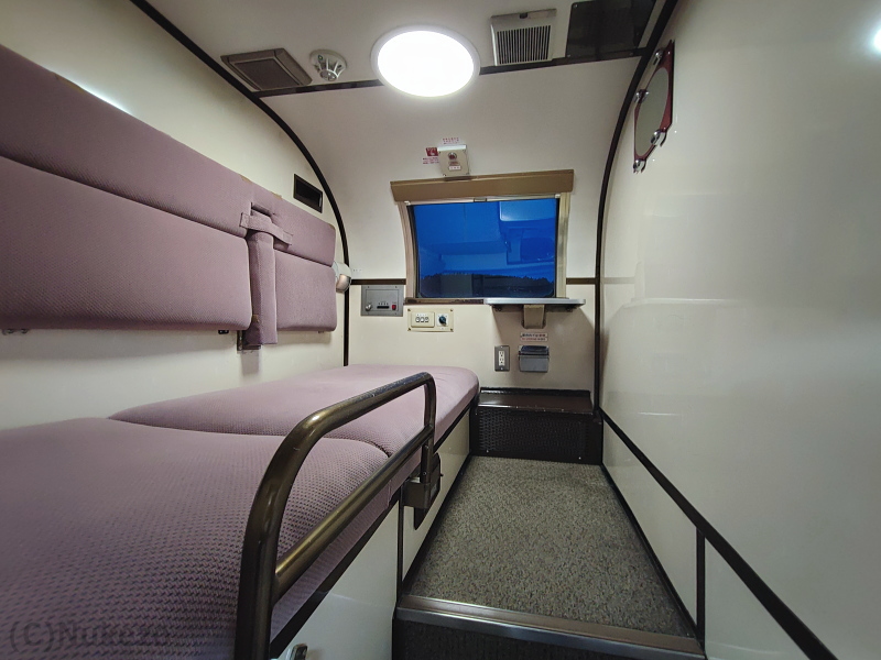 24系25形「北斗星スクエア」B寝台「ソロ」の様子 | 抜け蔵 - WordPress