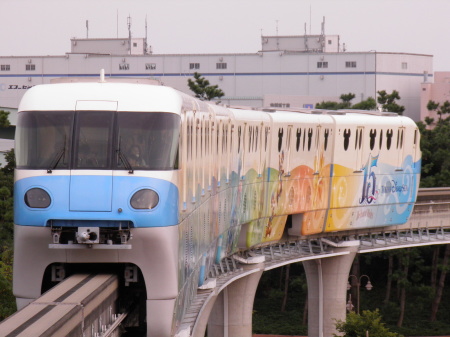 東京ディズニーランド「ディズニーリゾートライン」 座席・車内・シート・座り心地・乗り心地 - 抜け蔵